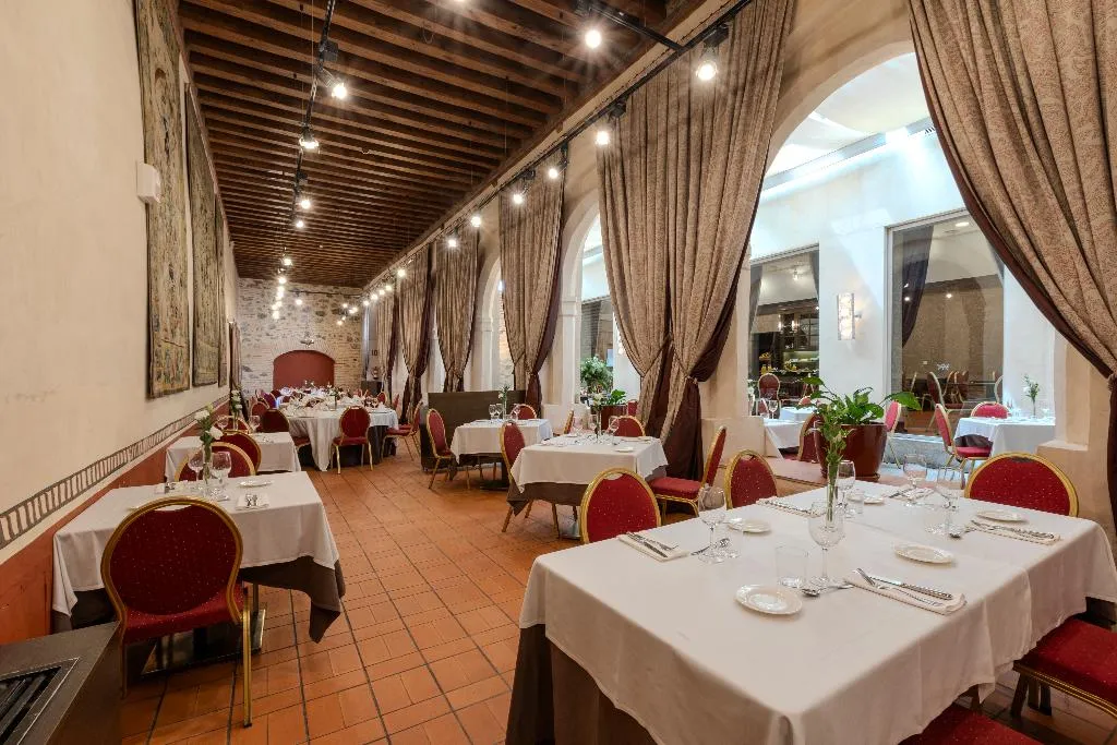 Restaurant, San Antonio El Real, Madrid