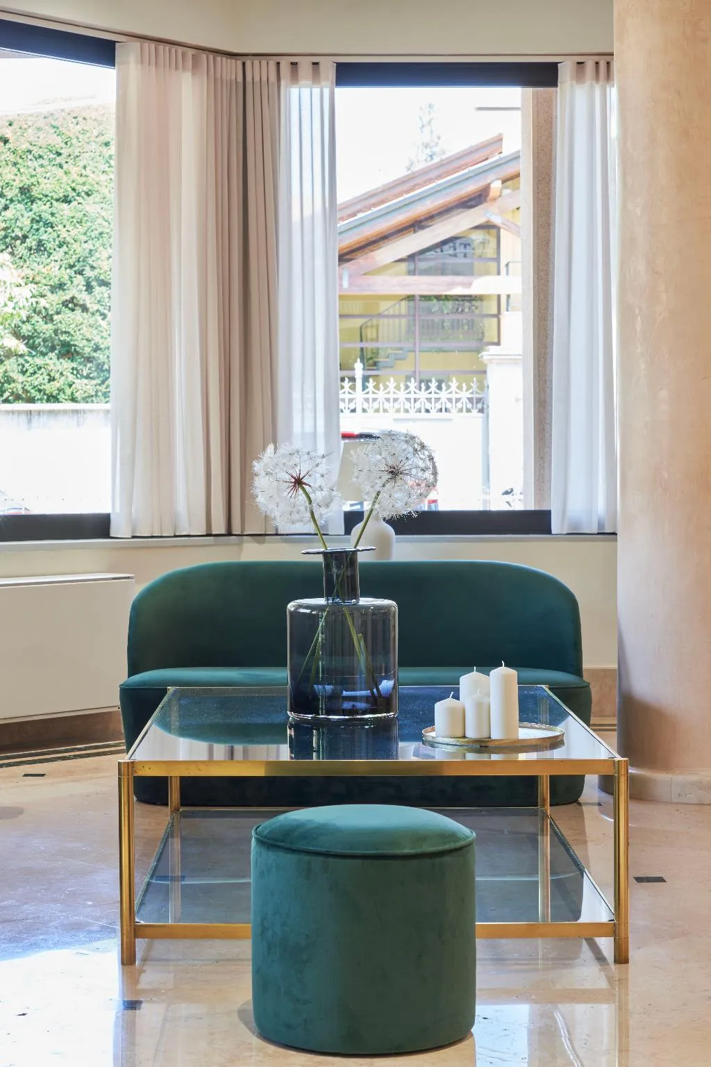 Lobby, Cyrano, Milan