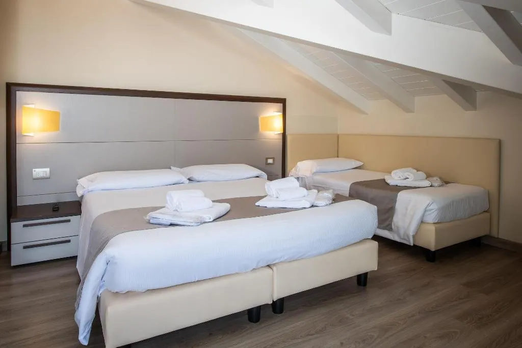Room, Hotel Rosa, Milan