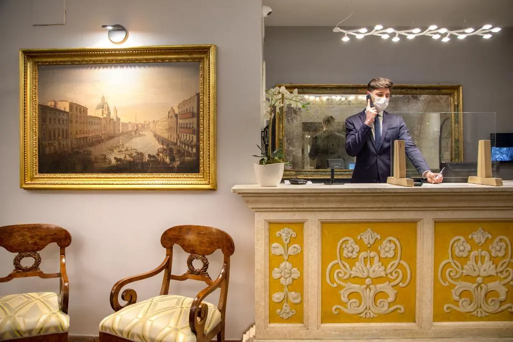 Lobby, Mozart, Rome