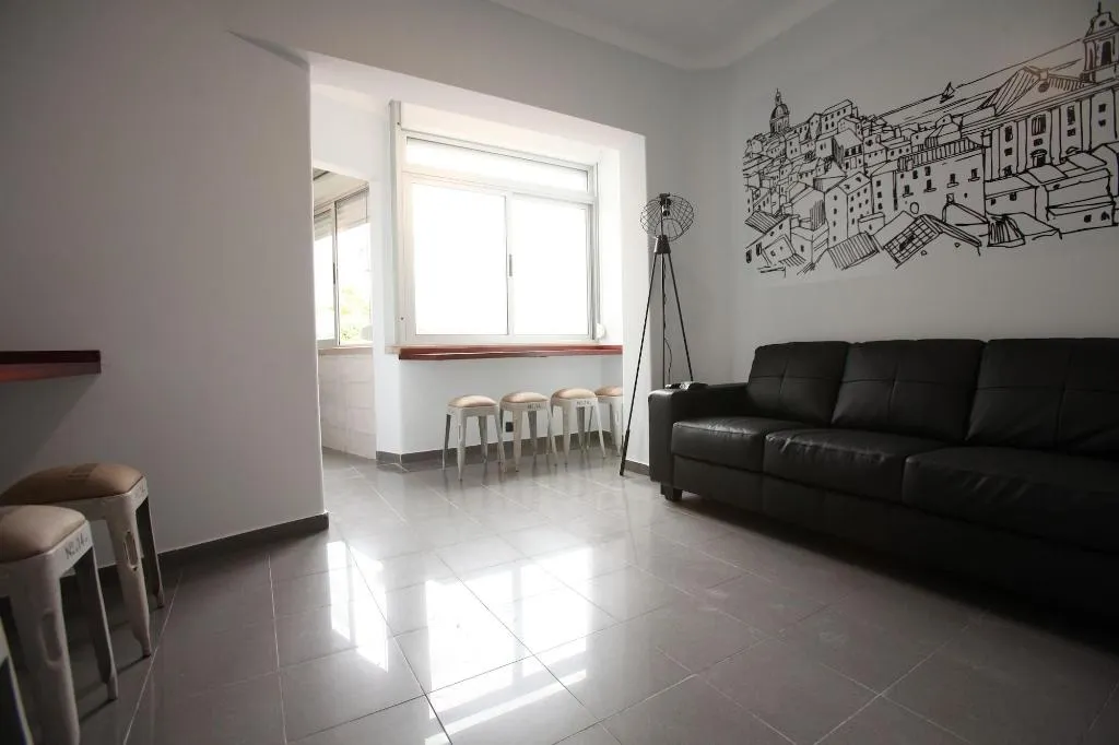 Room, Happy Mike Hostel, Lisbon
