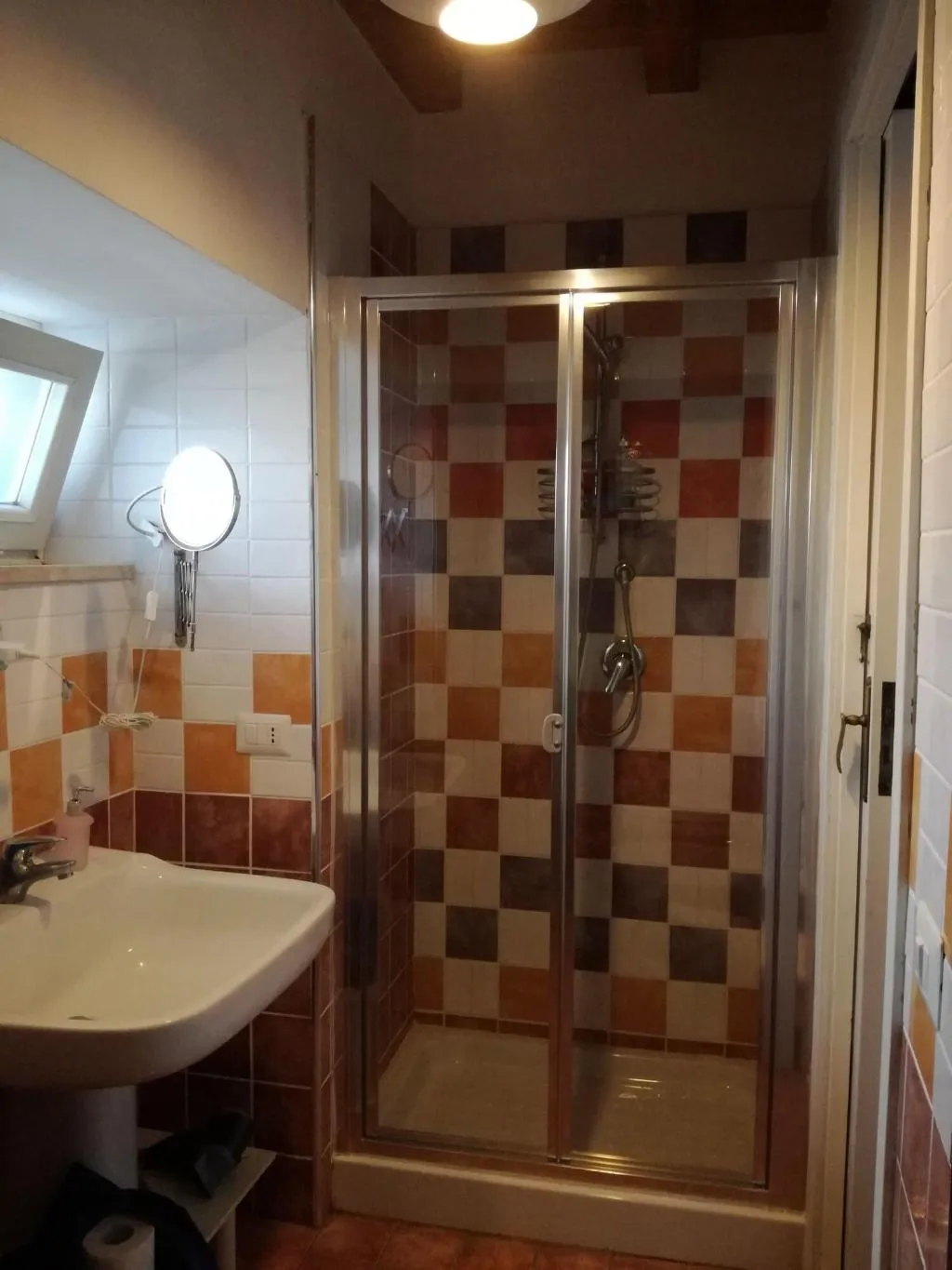 Room, B&B PompeiLog, Naples