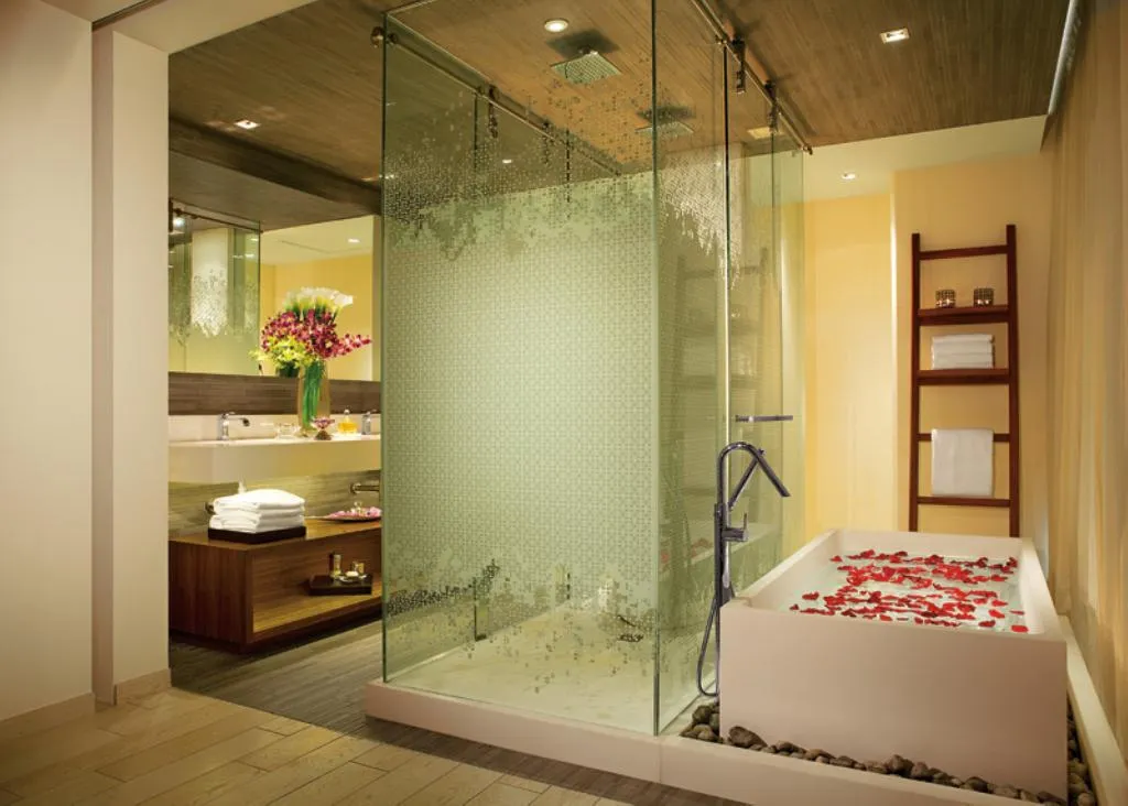 SUITE CLUB OCEAN FRONT Room, Secrets The Vine Cancun, Cancun Area