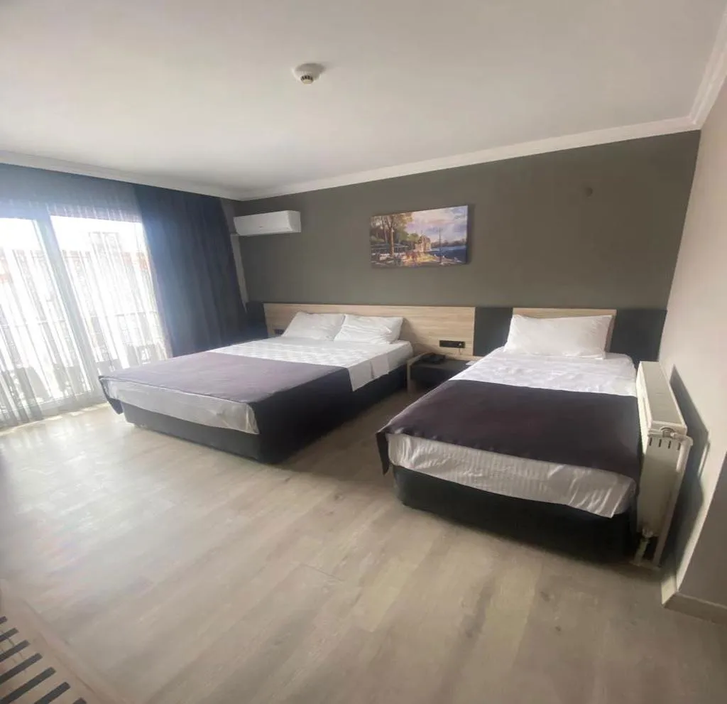 TRIPLE STANDARD Room, Grand Faik Hotel, Izmir