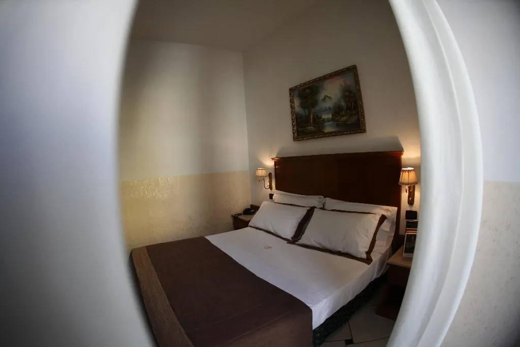 DOUBLE SINGLE USE STANDARD Room, Garibaldi, Naples