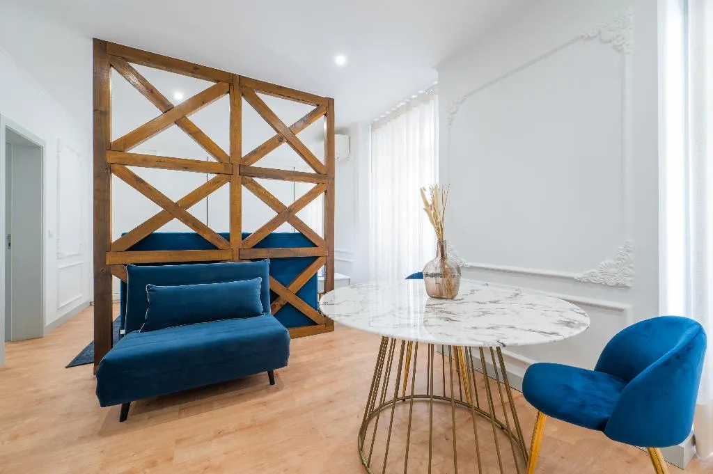 APARTMENT STANDARD Room, Via Augusta 129, Lisbon