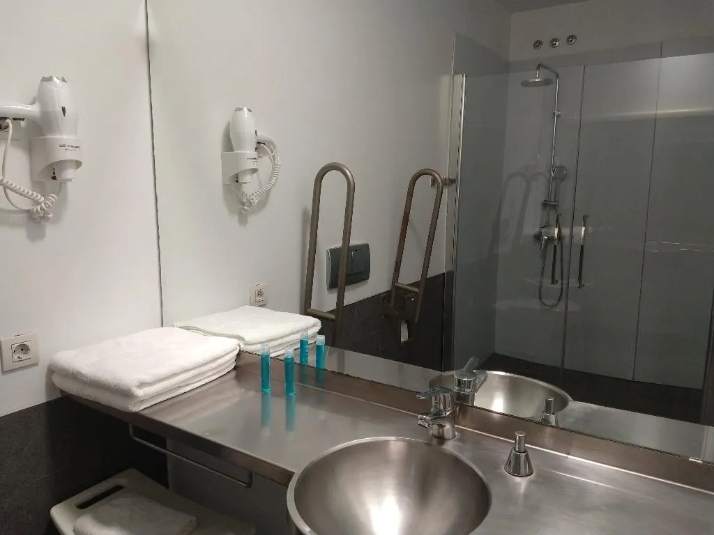 QUADRUPLE STANDARD Room, Centre Esplai Hostel, Barcelona