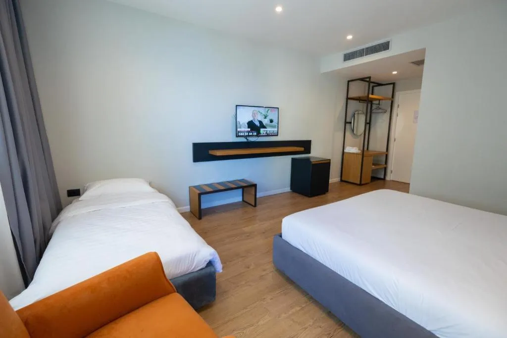 TRIPLE SIDE SEA VIEW ONE BEDROOM Room, Duka Hotel, Kavaje