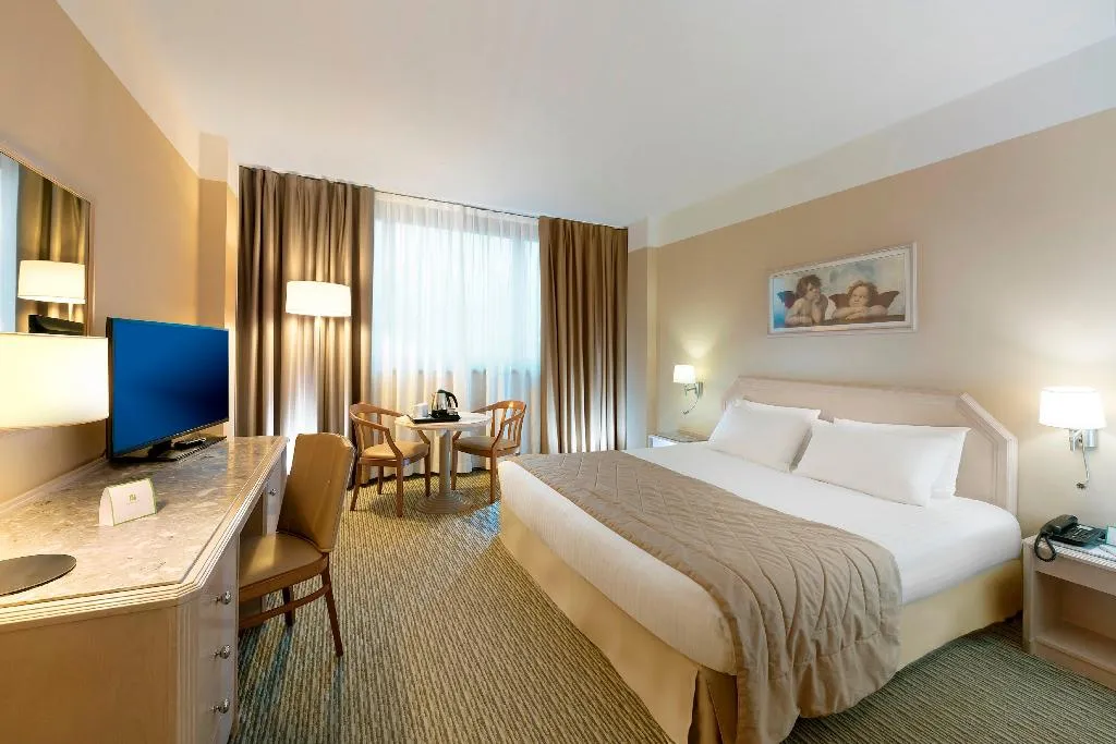 DOUBLE KING SIZE BED Room, Holiday Inn Naples, Naples