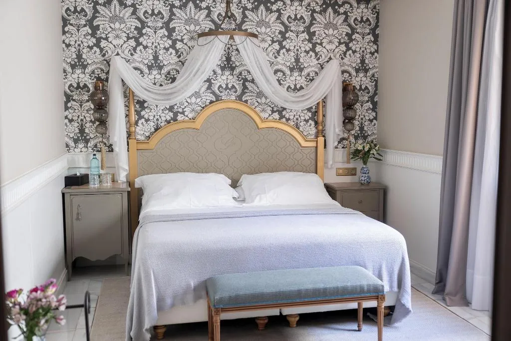 DOUBLE KING SIZE BED Room, Gravina 51, Seville