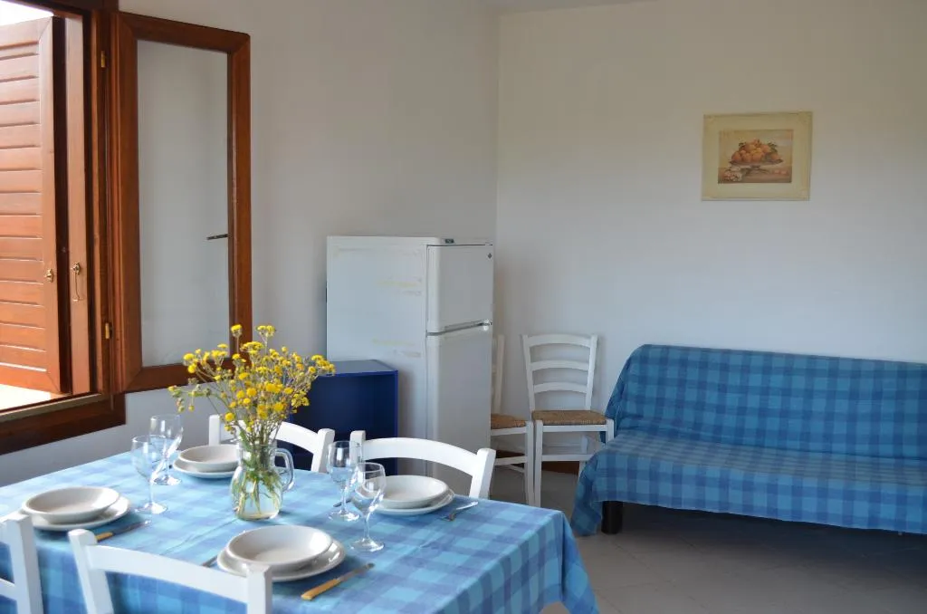 APARTMENT CAPACITY 6 Room, Complessi Residenziali Le Canne e Le Canne Mare, Olbia