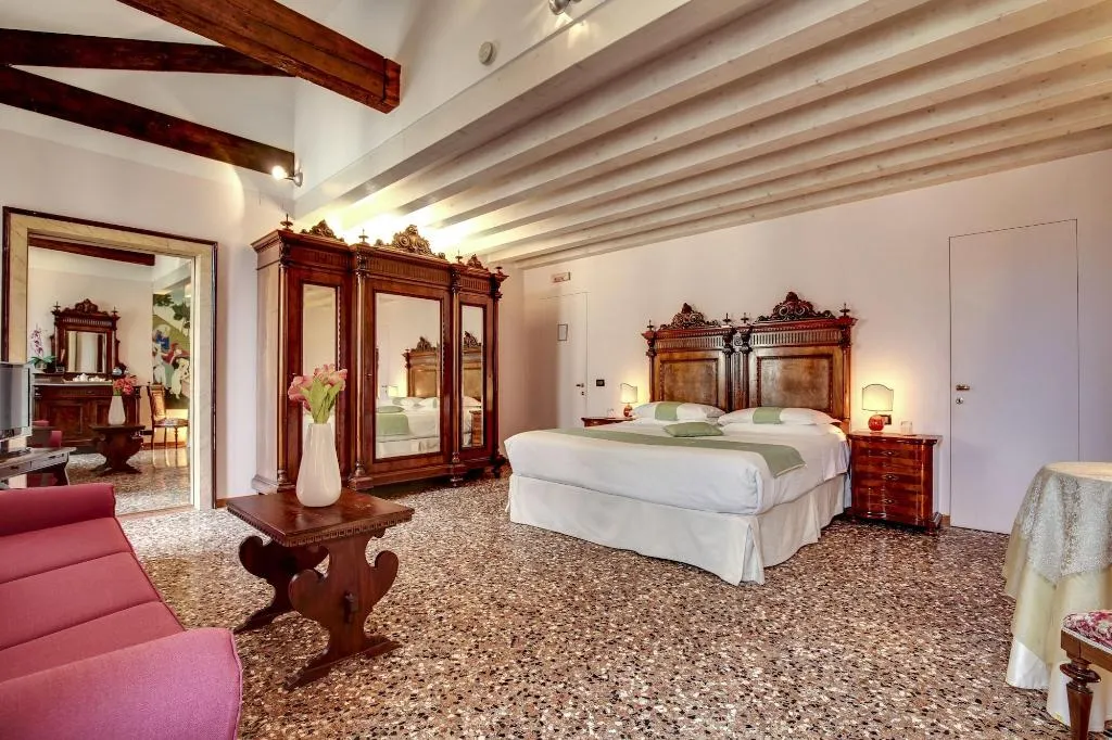 Room, La Villeggiatura, Venice