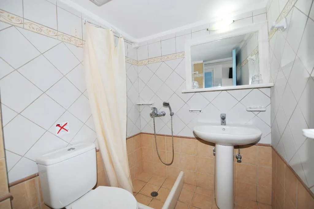 SINGLE STANDARD Room, Hotel Olympia, Santorini