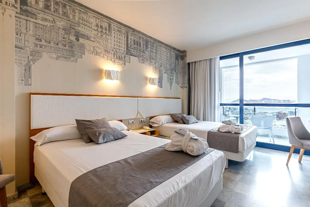 Double or Twin DELUXE Room, Madeira Centro, Costa Blanca