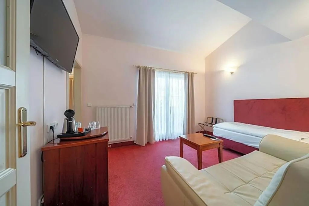 Room, Hotel Raffaello, Prague