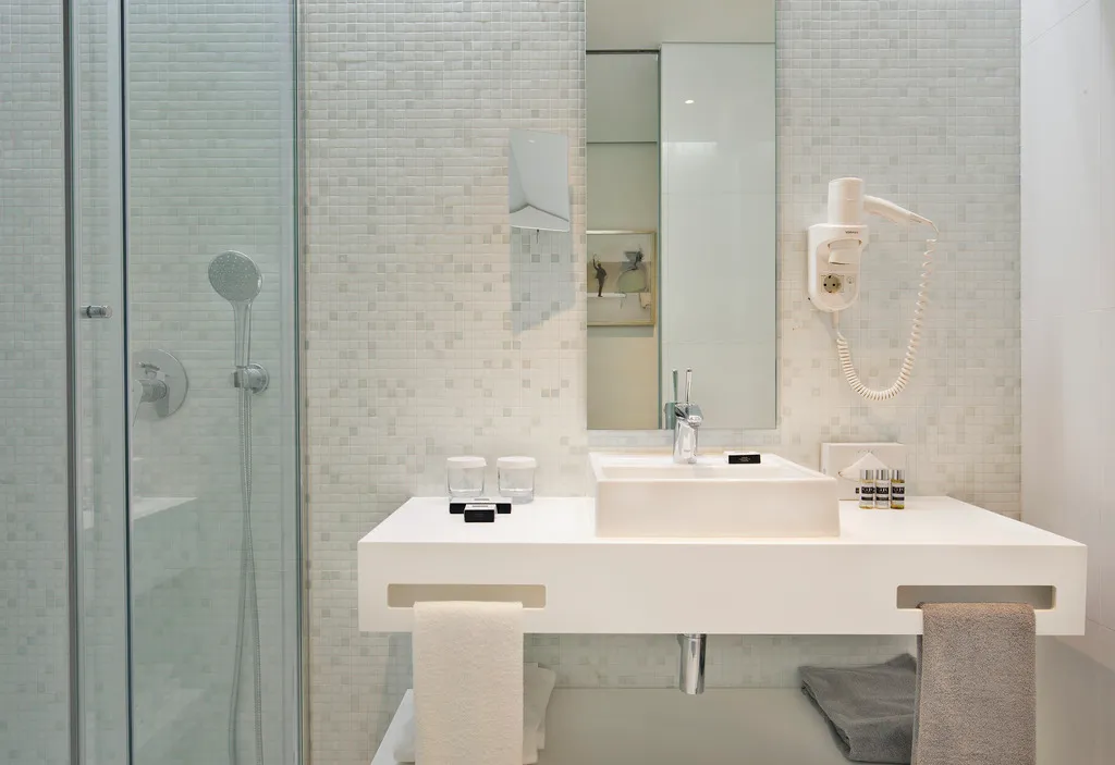 Double or Twin SUPERIOR Room, White Lisboa, Lisbon