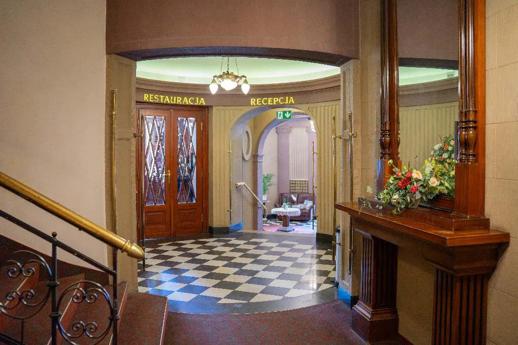 Lobby, Polonia Hotel, Krakow