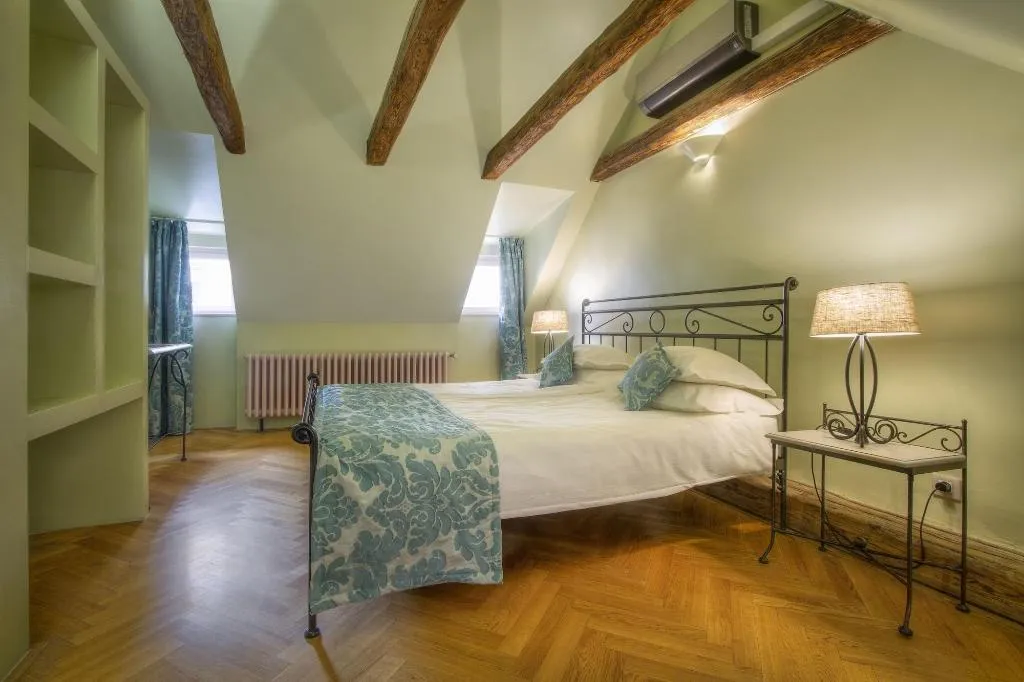 Room, Black Star Suites, Prague