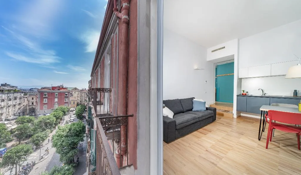 APARTMENT TWO BEDROOMS Room, Piazza Bellini, Naples
