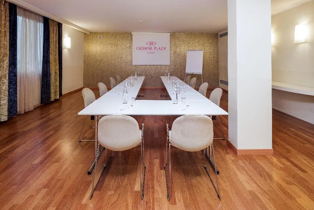 Conferences, Crowne Plaza Padova, Venice