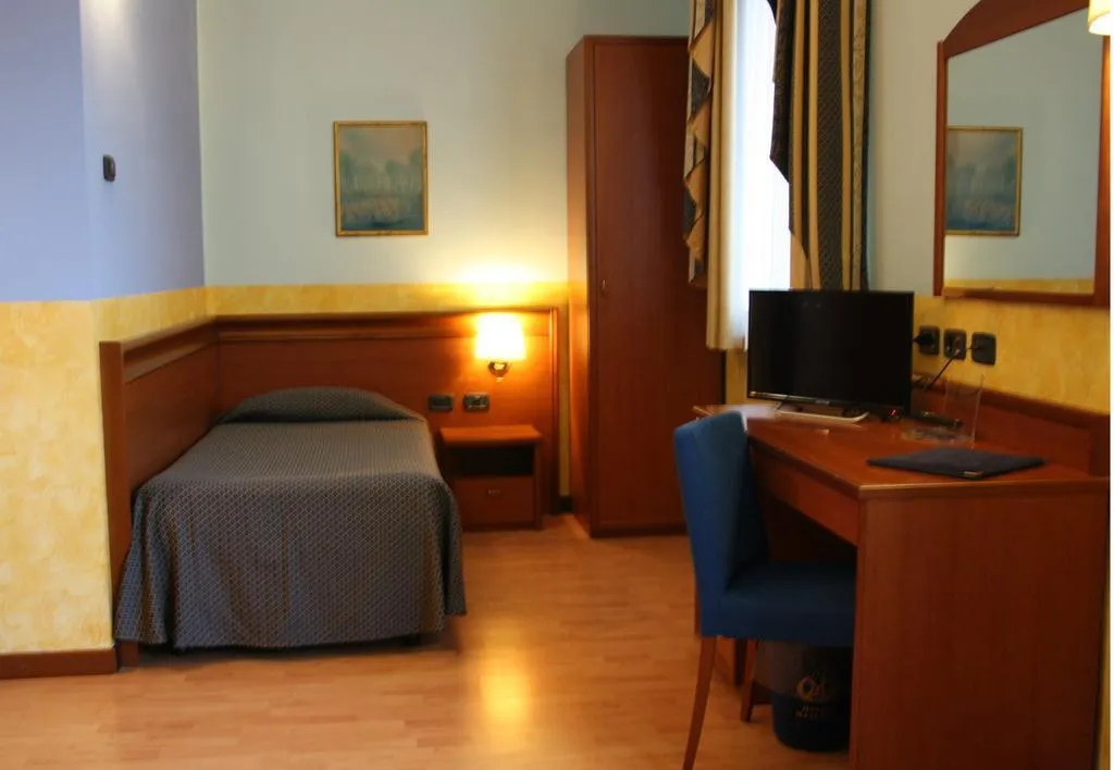 SINGLE STANDARD Room, Hotel Majestic - Linate Airport, Milan