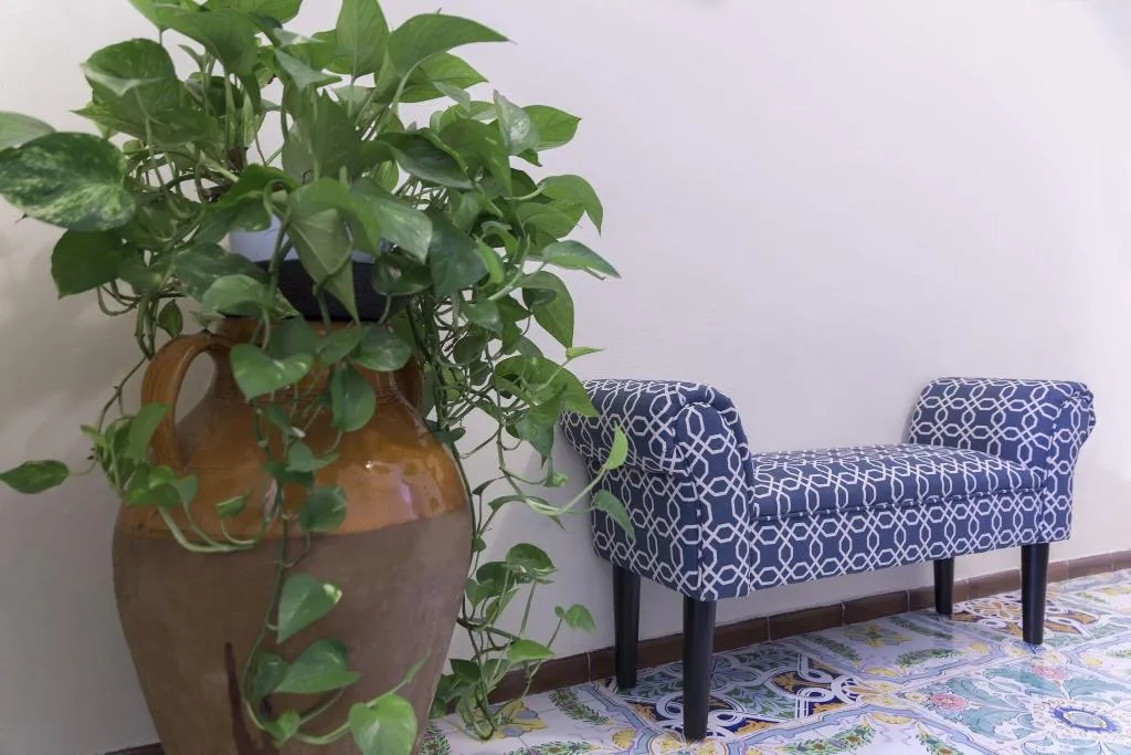 Lobby, Zi'Ntonio, Naples
