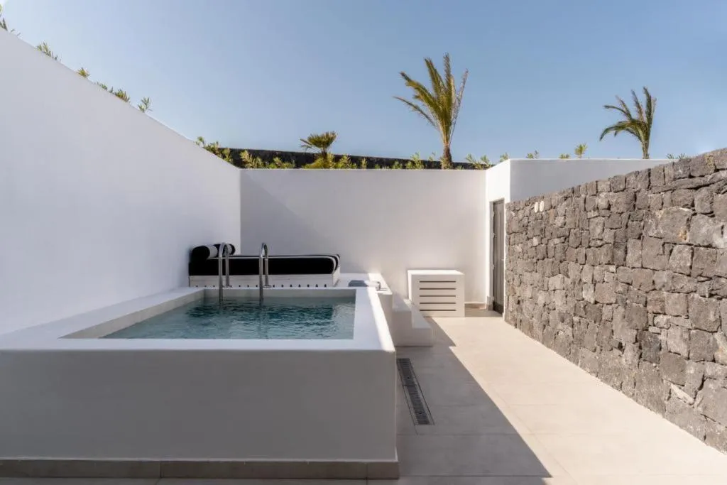 SUITE CAPACITY 2 Room, Cresanto Luxury Suites Santorini, Santorini