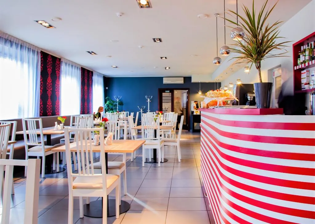 Bar, Rija Hotel Tia, Riga