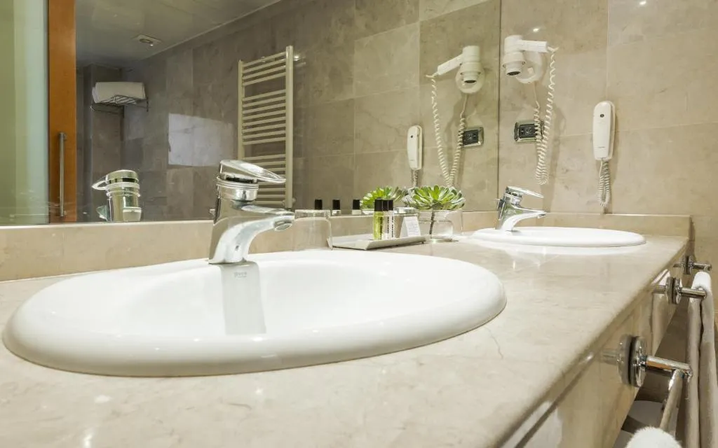 DOUBLE SINGLE USE SUPERIOR Room, Aparthotel Mariano Cubi, Barcelona