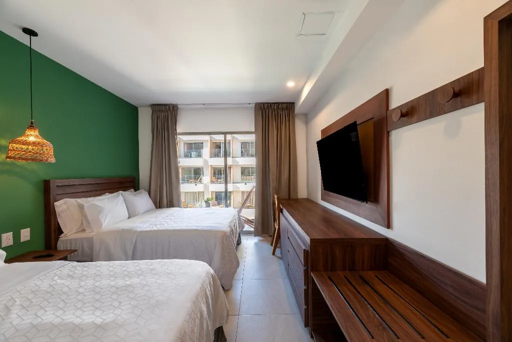 DOUBLE POOL VIEW TWO DOUBLE BEDS Room, Holiday Inn Tulum Downtown, Cancun Area