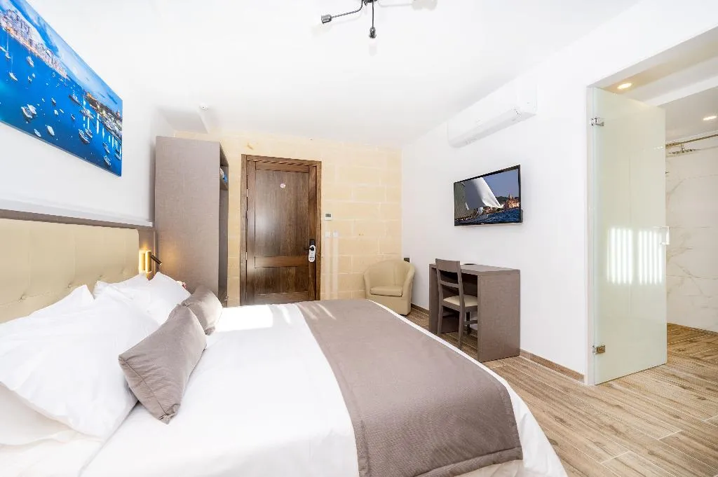 DOUBLE Accessible Room, C4 Retreats Gozo, Gozo
