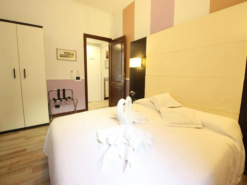 Room, Few Steps From Colosseum, Naples