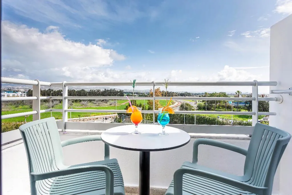 Double or Twin CAPACITY 4 Room, Louis Phaethon Beach, Cyprus