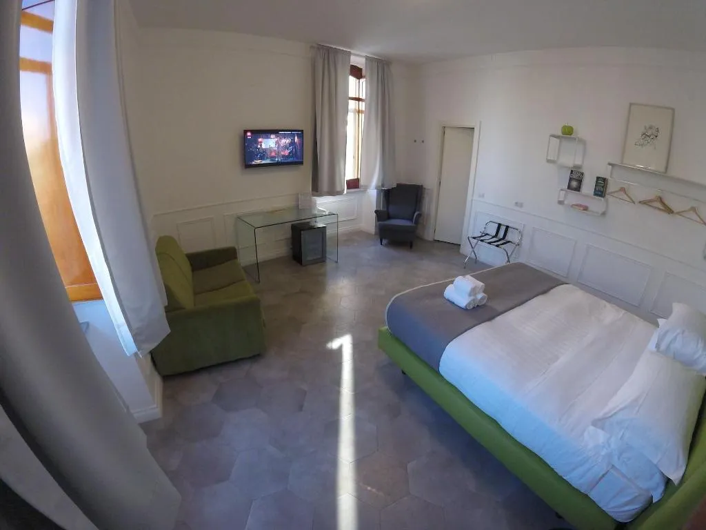 Room, Palazzo Balsamo, Naples