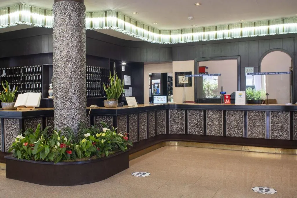 Lobby, Pietra Di Luna, Naples