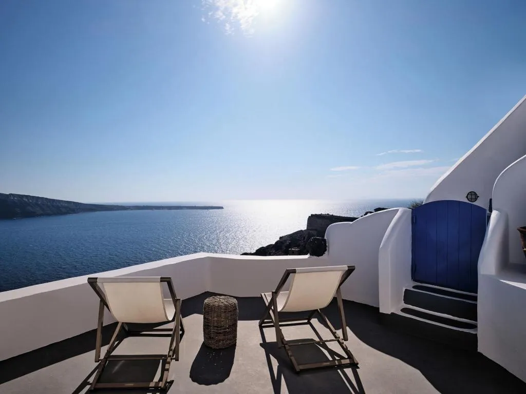 SUITE SUPERIOR POOL VIEW Room, Esperas Houses Apartments, Santorini