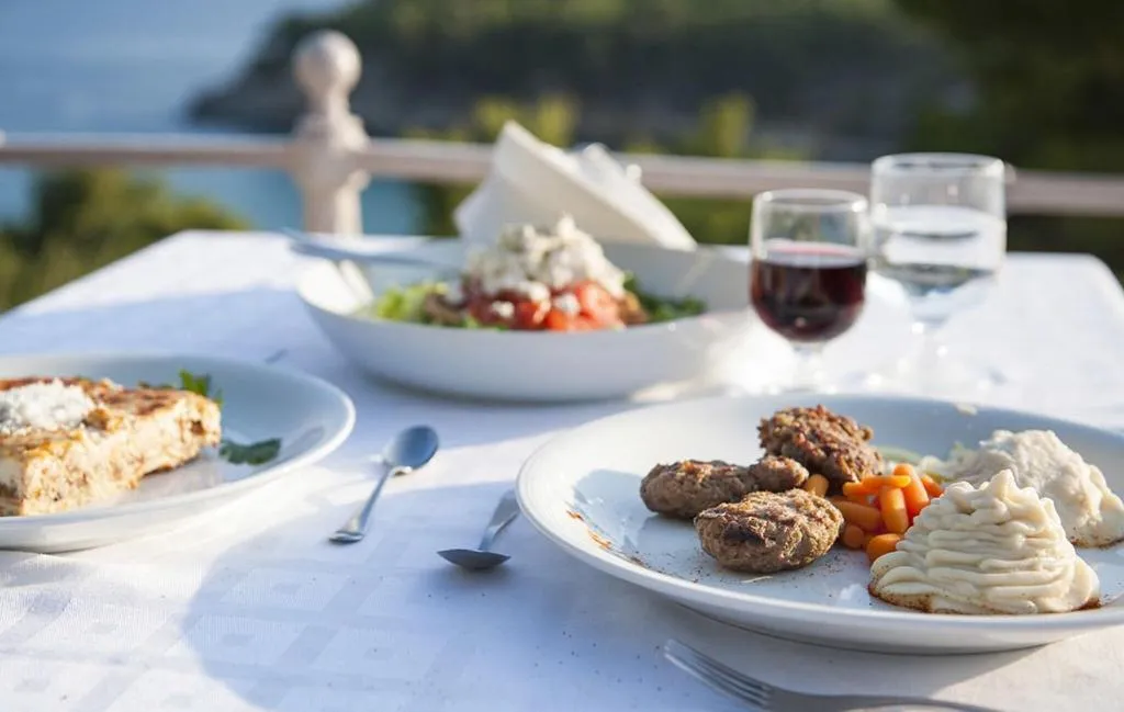 Restaurant, Alonissos Beach Bungalows & Suites Hotel, Skiathos