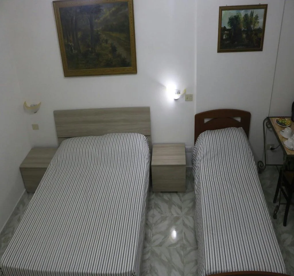 Room, B&B El Corazón de Nápoles, Naples