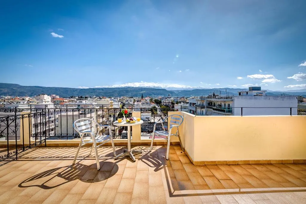Double or Twin SUPERIOR Room, Chrispy City Living, Crete