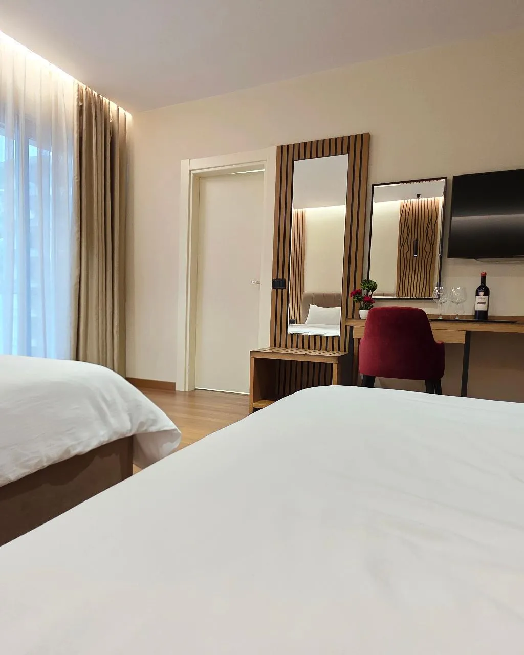 QUADRUPLE CITY VIEW TWO DOUBLE BEDS Room, Valza Boutique Hotel, Kavaje