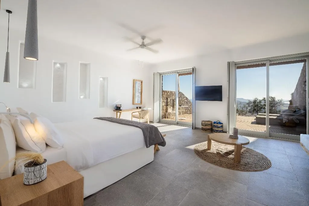 SUITE KING BED WITH JACUZZI Room, Alissachni Mykonos, Mykonos