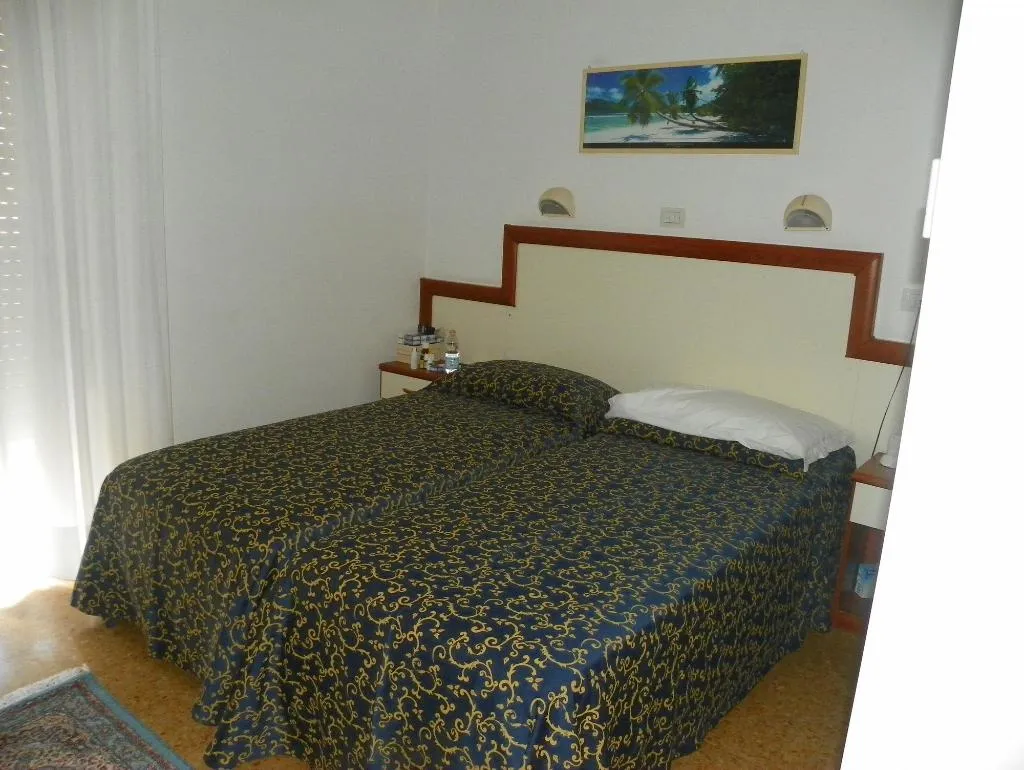 DOUBLE WITH BALCONY Room, Hotel Bolivar, Venice