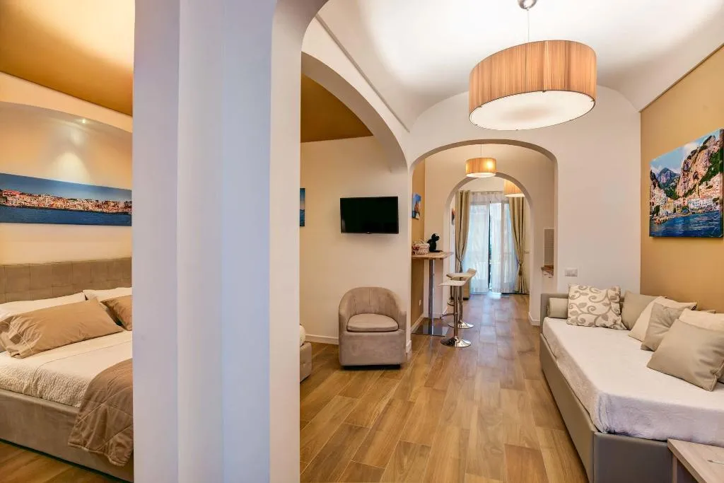 Room, Cuore Di Sorrento Suites, Naples