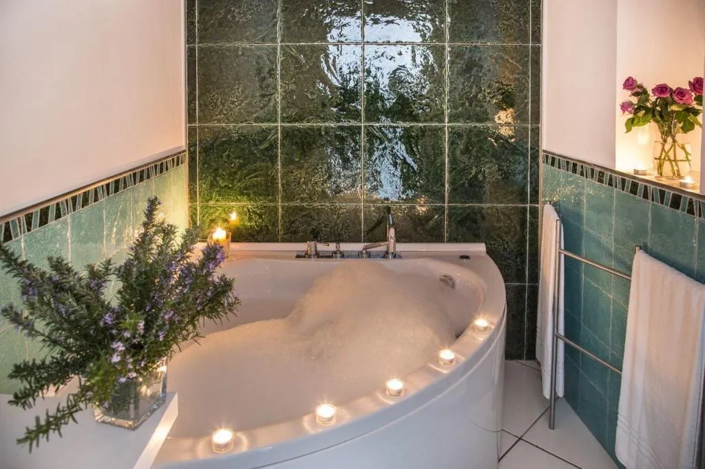 Room, Tenuta Solomita, Naples