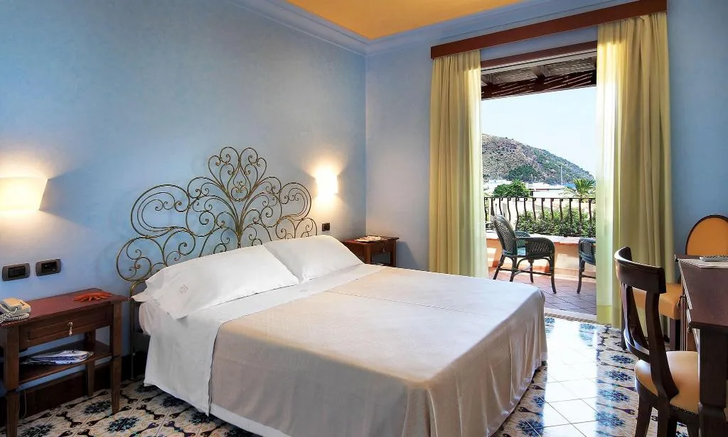 Room, Aktea, Catania