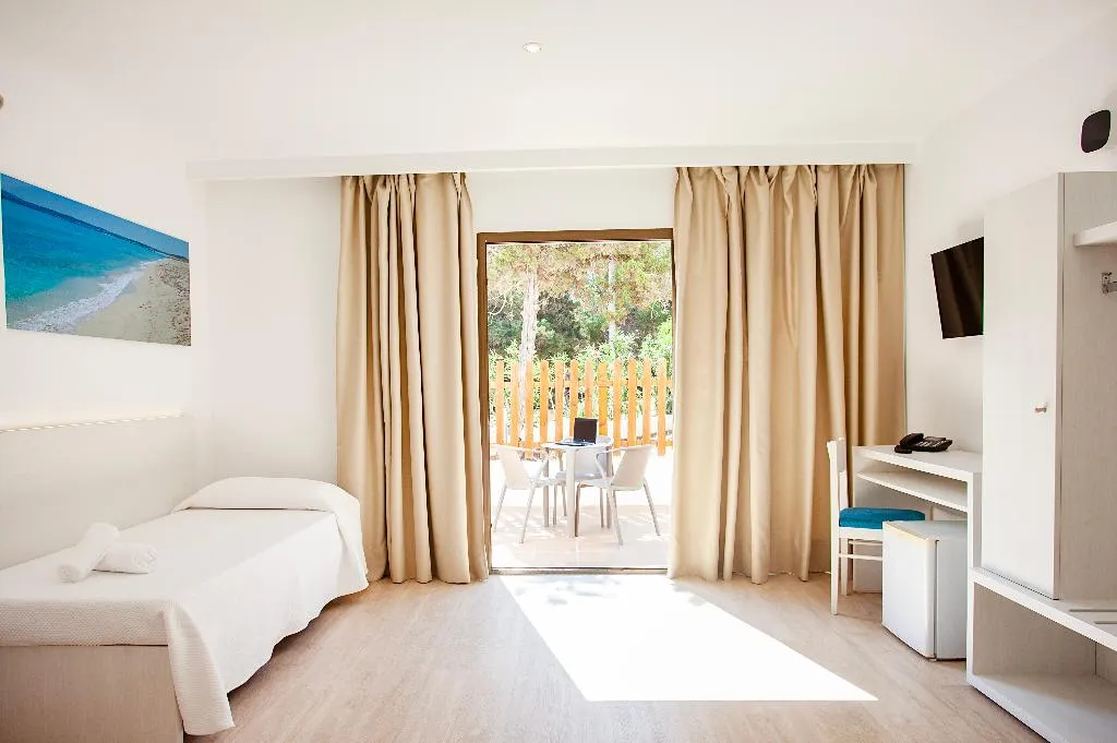 QUADRUPLE STANDARD Room, Hotel Rosales Formentera, Ibiza