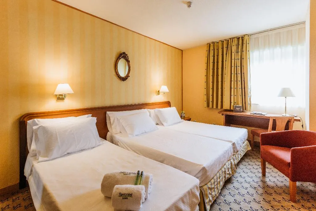 TRIPLE STANDARD Room, Alda Río Tormes, Madrid