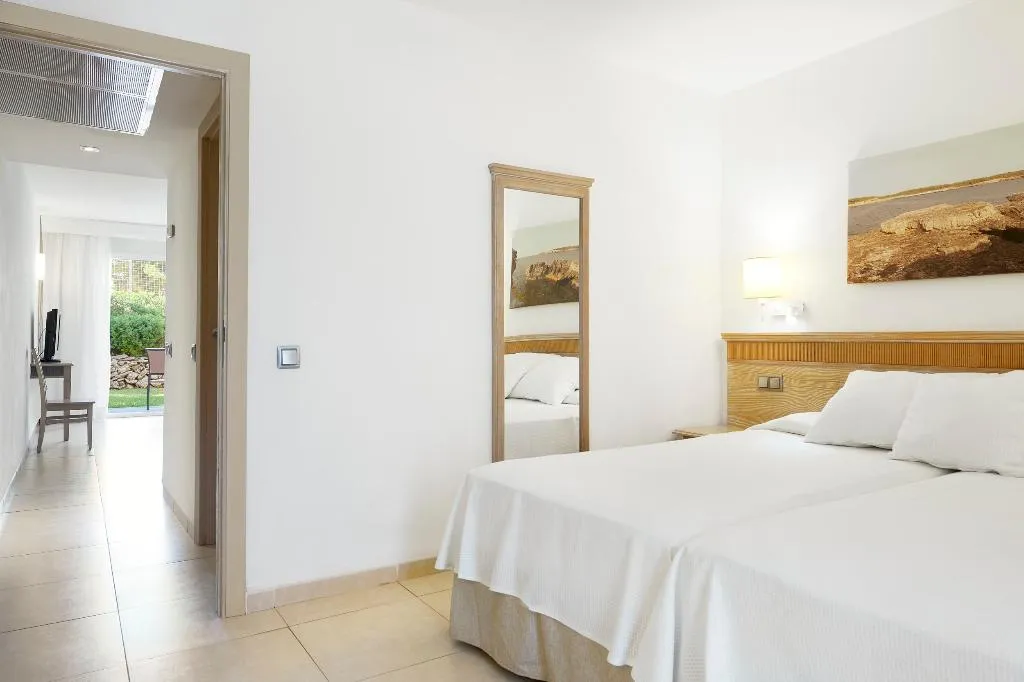 FAMILY ROOM GARDEN VIEW Room, Iberostar Waves Club Cala Barca, Majorca