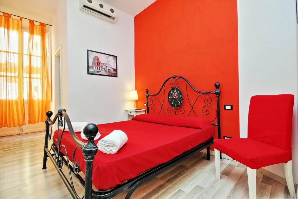 Room, Lucky Holiday Rooms, Naples