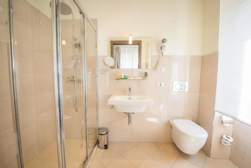Room, Hotel Rosa, Milan